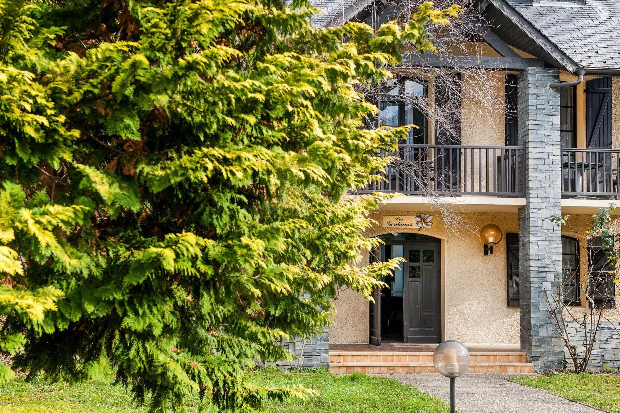 Hotel Les Gentianes Aspin-en-Lavedan Exterior foto